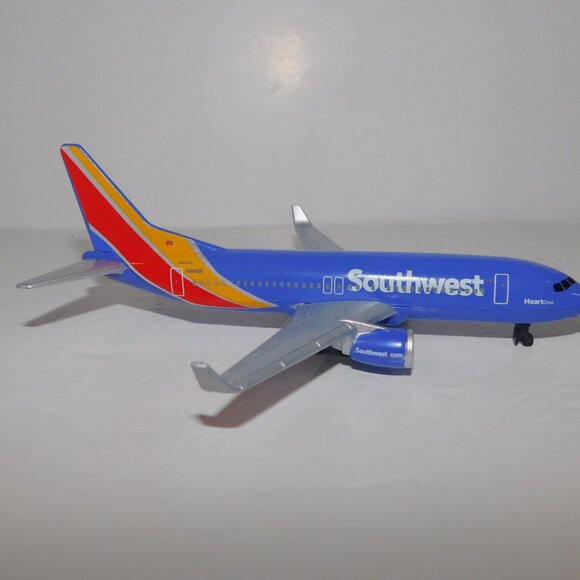 Lot of 6 Diecast Commercial Airplanes 1/300 Daron Realtoy Southwest WestJet AC - Picture 8 of 13